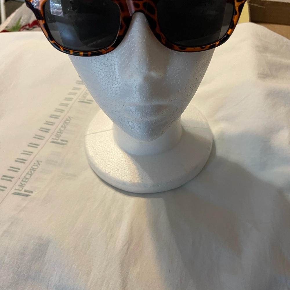 Stylish Tortoiseshell Sunglasses